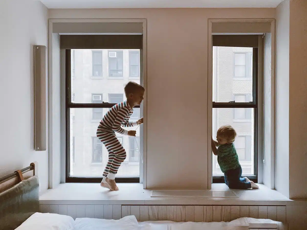 enfant  ménage